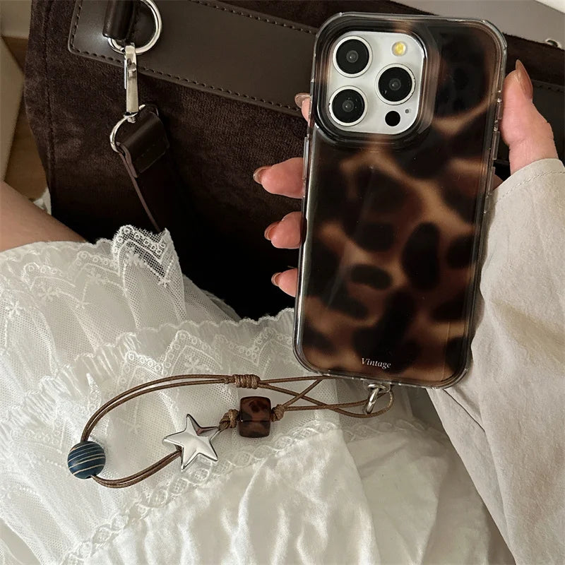 Fashion Amber Pattern Phone Case For iPhone 17 Pro 15 14 16 Pro Max Cover with Hand Rope Chain Shockproof Cute Cases 16Pro Funda