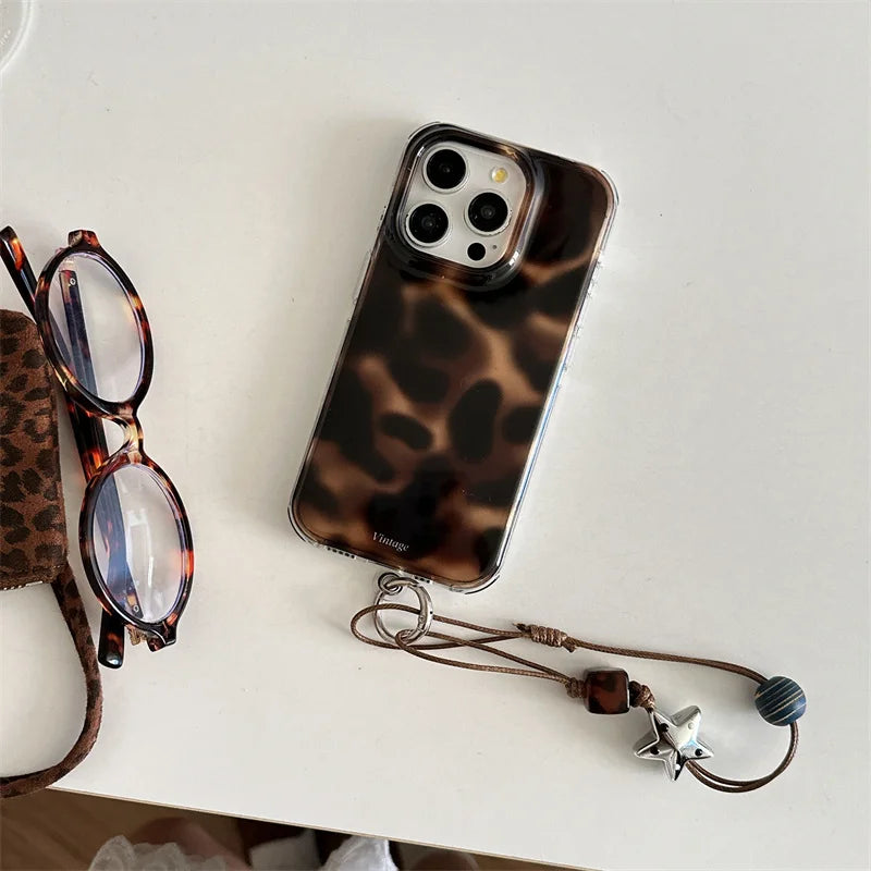 Fashion Amber Pattern Phone Case For iPhone 17 Pro 15 14 16 Pro Max Cover with Hand Rope Chain Shockproof Cute Cases 16Pro Funda