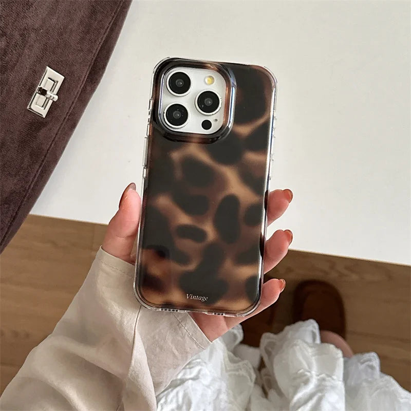 Fashion Amber Pattern Phone Case For iPhone 17 Pro 15 14 16 Pro Max Cover with Hand Rope Chain Shockproof Cute Cases 16Pro Funda