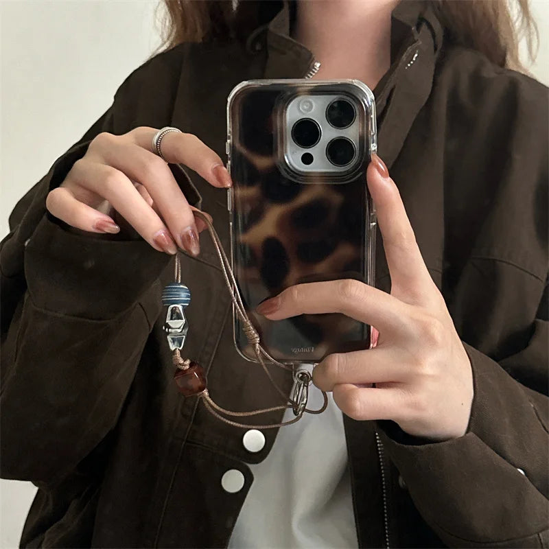 Fashion Amber Pattern Phone Case For iPhone 17 Pro 15 14 16 Pro Max Cover with Hand Rope Chain Shockproof Cute Cases 16Pro Funda