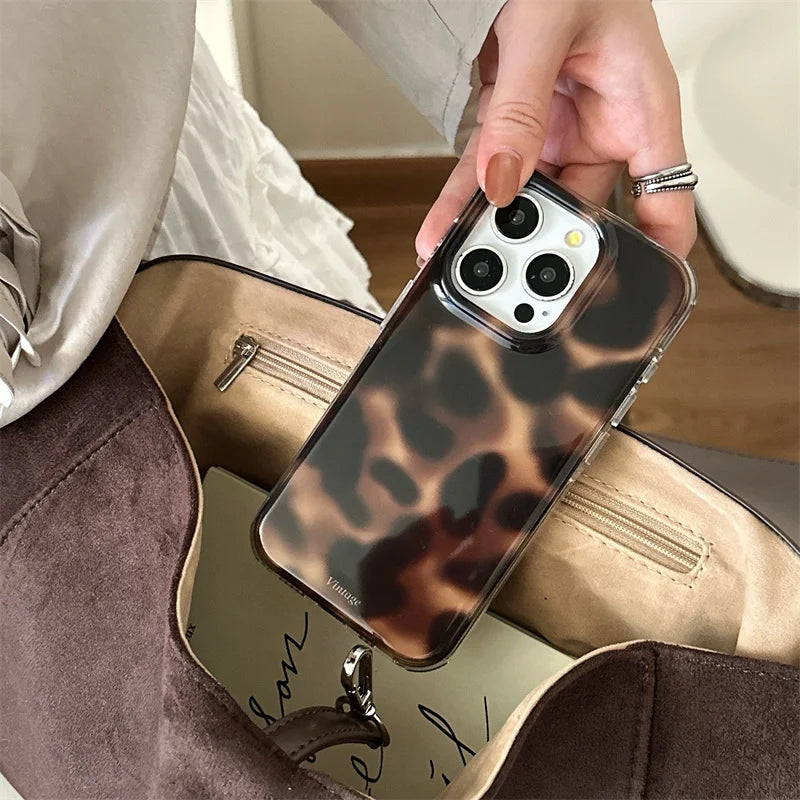 Fashion Amber Pattern Phone Case For iPhone 17 Pro 15 14 16 Pro Max Cover with Hand Rope Chain Shockproof Cute Cases 16Pro Funda