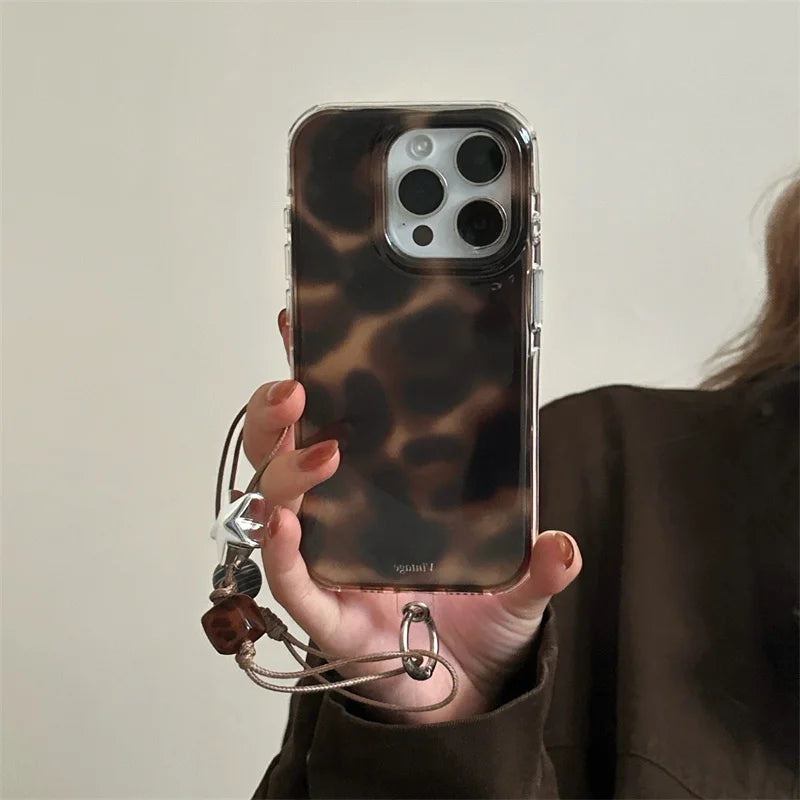 Fashion Amber Pattern Phone Case For iPhone 17 Pro 15 14 16 Pro Max Cover with Hand Rope Chain Shockproof Cute Cases 16Pro Funda